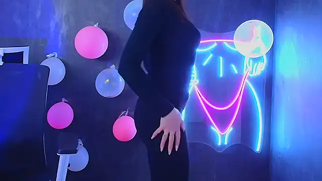 Snapshot of Violla_My chatting on February 16, 2025, 6:43 am Violla My online show from February 16, 2025, 6:43 am