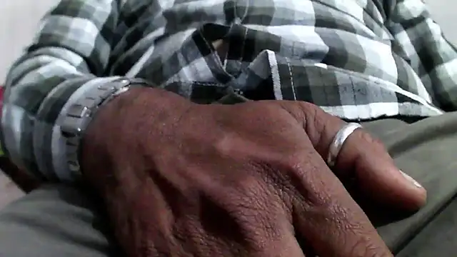 Snapshot of GO_LALA chatting on December 9, 2024, 8:33 am GO LALA online show from December 9, 2024, 8:33 am