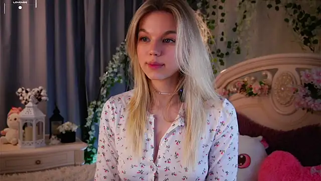 EdlinAlliston online show from November 6, 2025, 1:56 pm