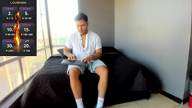 jeisonstark online show from November 22, 2025, 12:04 pm