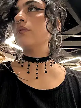 Lila Desiree online show from December 13, 2024, 2:54 am