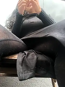 Lila Desiree online show from February 15, 2026, 4:36 pm