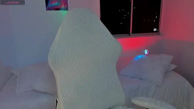 Snapshot of Eileenford_ chatting on December 18, 2024, 12:10 am Eileenford online show from December 18, 2024, 12:10 am