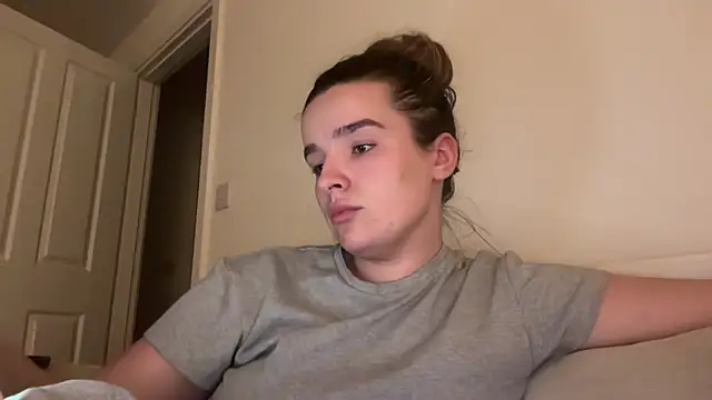 maisiesmithx online show from March 9, 2026, 10:03 pm