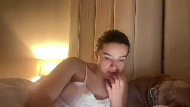 maisiesmithx online show from March 27, 2026, 12:05 am