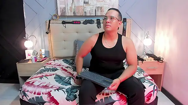 Vale n Matt online show from December 12, 2024, 3:10 am