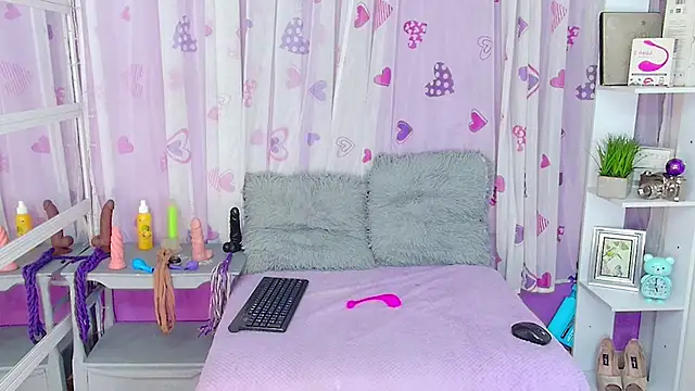 DevoniCollins online show from February 7, 2025, 7:38 pm