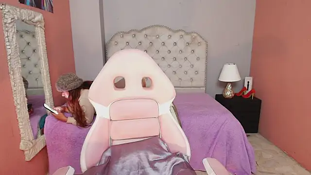 DevoniCollins online show from February 13, 2025, 11:26 pm