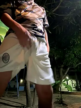 Snapshot of Erick-90 chatting on November 8, 2025, 4:45 am Erick-90 online show from November 8, 2025, 4:45 am