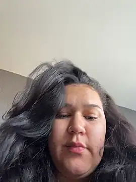 ValenG023 online show from April 7, 2026, 1:33 pm