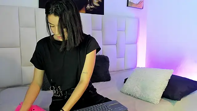 Snapshot of Antonella_Fontanna chatting on February 23, 2025, 4:39 am Antonella Fontanna online show from February 23, 2025, 4:39 am