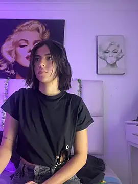 Snapshot of Antonella_Fontanna chatting on March 22, 2025, 4:03 am Antonella Fontanna online show from March 22, 2025, 4:03 am