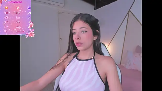 Snapshot of coraltaylor chatting on December 12, 2024, 12:22 pm coraltaylor online show from December 12, 2024, 12:22 pm