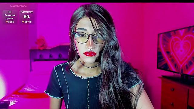 Lararose01 online show from December 2, 2024, 4:20 pm