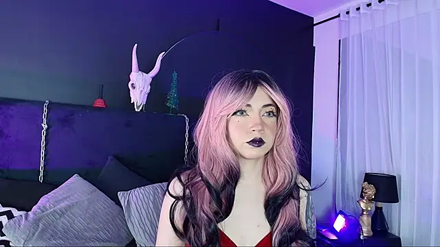 Snapshot of Aylen_darkmoor chatting on November 4, 2025, 7:46 pm Aylen darkmoor online show from November 4, 2025, 7:46 pm