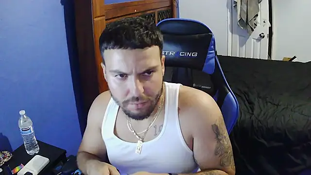 Snapshot of MasterKvn chatting on November 3, 2025, 9:32 am MasterKvn online show from November 3, 2025, 9:32 am