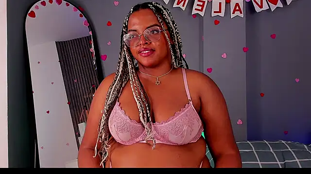 conielaurenth online show from February 13, 2025, 12:02 am