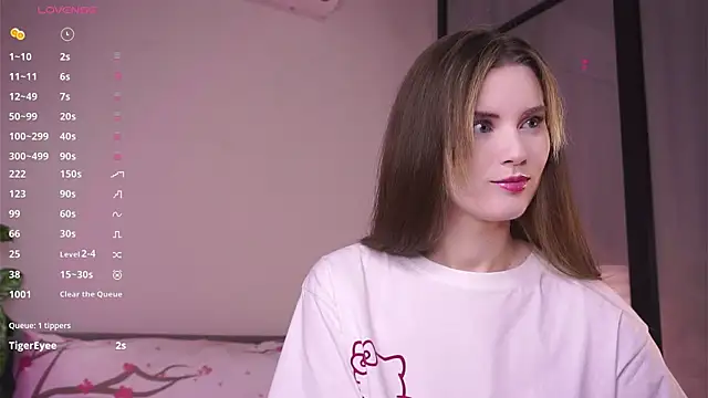 Snapshot of LoraDevon chatting on November 3, 2025, 4:08 pm LoraDevon online show from November 3, 2025, 4:08 pm