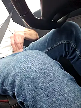 Snapshot of Spunwhiteboy1992 chatting on November 19, 2025, 5:24 pm Spunwhiteboy1992 online show from November 19, 2025, 5:24 pm