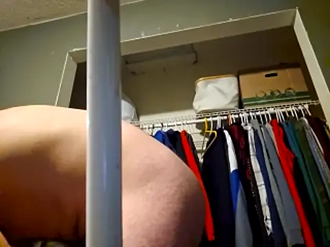 Snapshot of Spunwhiteboy1992 chatting on December 5, 2025, 6:11 am Spunwhiteboy1992 online show from December 5, 2025, 6:11 am