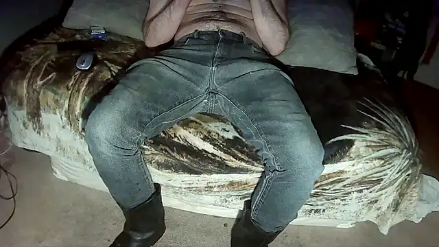 Spunwhiteboy1992 online show from December 19, 2025, 1:40 pm