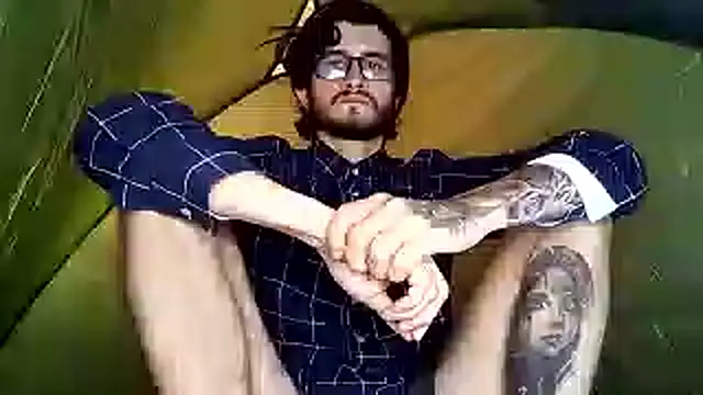 Loggan donnelly online show from November 1, 2025, 1:07 am