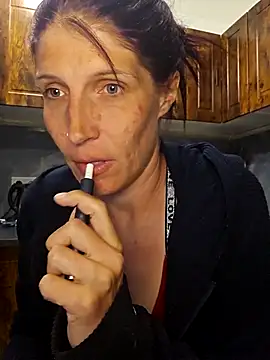 Lenchen  online show from April 5, 2026, 7:44 pm