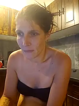 Lenchen  online show from June 19, 2026, 7:39 pm