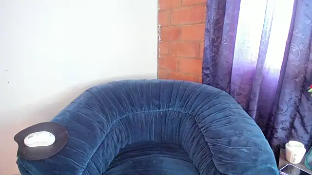 Salome  Fernandez online show from December 17, 2024, 1:16 pm