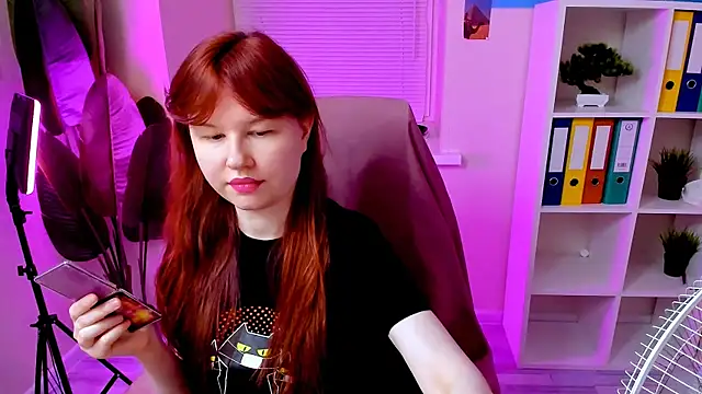 CarolGiggly online show from November 25, 2025, 11:49 pm