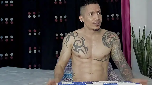 Snapshot of Alex_motta chatting on December 27, 2024, 6:03 am Alex motta online show from December 27, 2024, 6:03 am