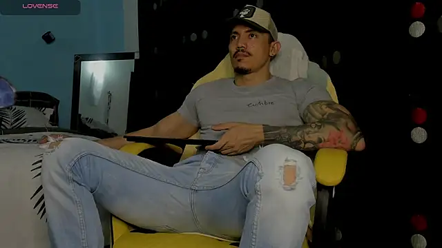 Snapshot of Alex_motta chatting on September 16, 2025, 2:01 am Alex motta online show from September 16, 2025, 2:01 am