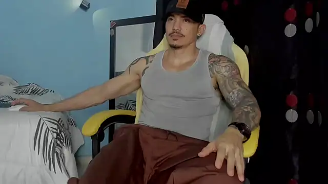 Snapshot of Alex_motta chatting on November 3, 2025, 5:09 am Alex motta online show from November 3, 2025, 5:09 am