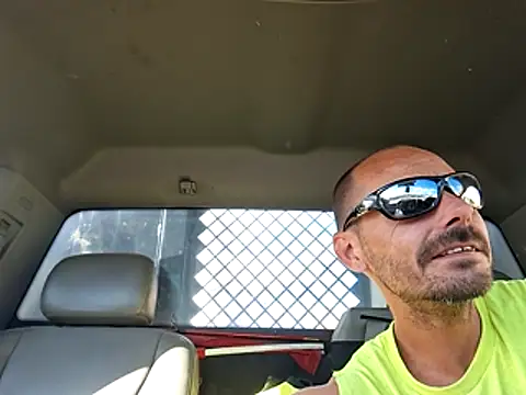 kjs daddy123 online show from June 15, 2026, 10:23 pm