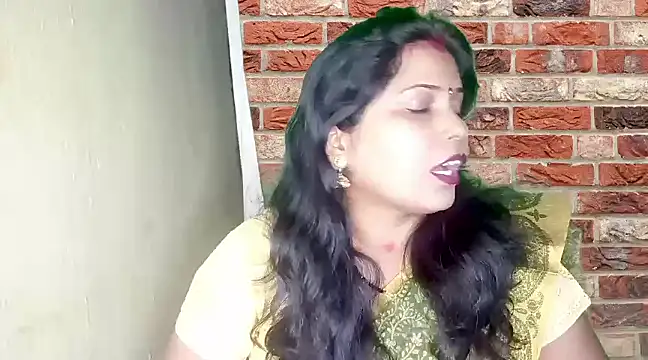 mamoni91 online show from February 17, 2025, 5:21 pm