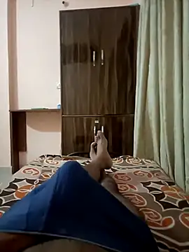 RRahullove69 online show from September 18, 2025, 5:26 pm