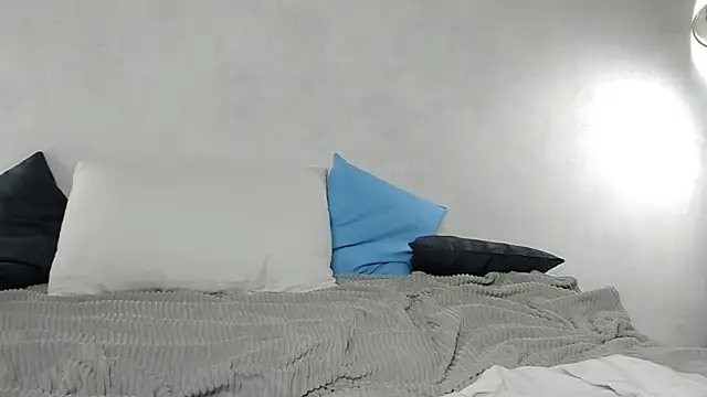 Snapshot of EngelFugler chatting on January 11, 2025, 5:40 pm EngelFugler online show from January 11, 2025, 5:40 pm