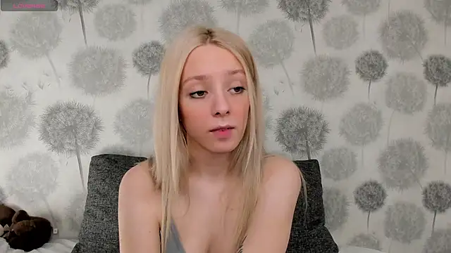 Snapshot of EngelFugler chatting on February 18, 2025, 2:38 pm EngelFugler online show from February 18, 2025, 2:38 pm