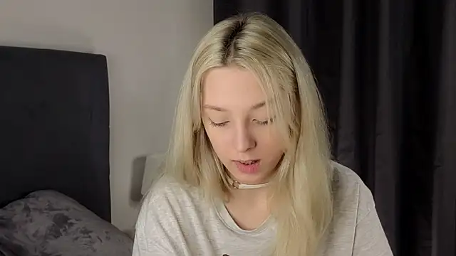 Snapshot of EngelFugler chatting on September 9, 2025, 11:10 am EngelFugler online show from September 9, 2025, 11:10 am