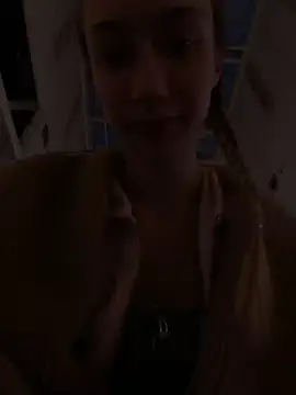 Snapshot of Lia__Love chatting on December 21, 2025, 1:07 pm Lia Love online show from December 21, 2025, 1:07 pm