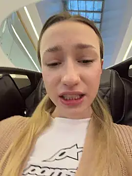 Snapshot of Lia__Love chatting on January 15, 2026, 1:16 pm Lia Love online show from January 15, 2026, 1:16 pm