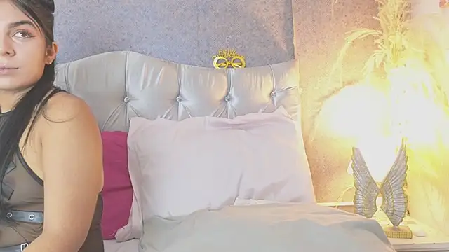 GABYTAYLOR  online show from April 1, 2026, 1:41 pm