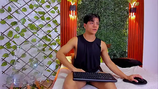 Valentino  X online show from November 22, 2025, 4:22 am