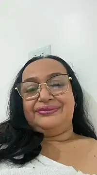GiaNahomi online show from December 19, 2024, 2:24 pm