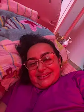 GiaNahomi online show from January 2, 2025, 8:35 pm