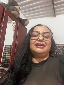 GiaNahomi online show from January 6, 2025, 11:31 pm