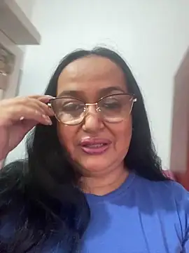 GiaNahomi online show from January 10, 2025, 10:25 pm