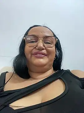 GiaNahomi online show from January 12, 2025, 3:39 am