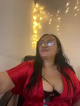 GiaNahomi online show from January 17, 2025, 6:15 am