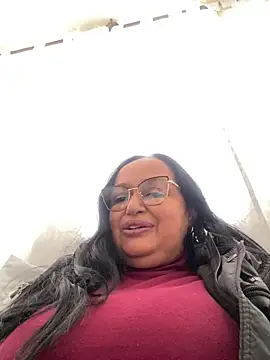 GiaNahomi online show from January 23, 2025, 4:37 pm